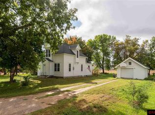 402 1st St E, Vernon Center, MN 56090