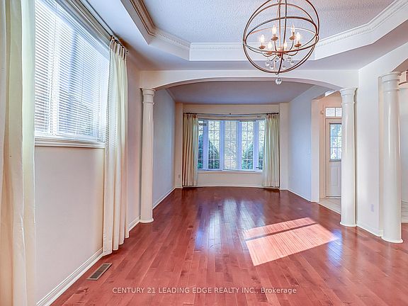 4th image of 37 Wiltshire Dr