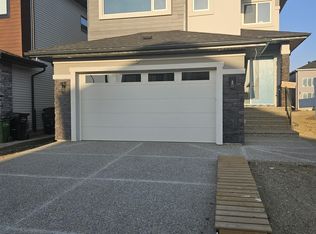 109 29a St NW, Edmonton, AB T5Y 2A2