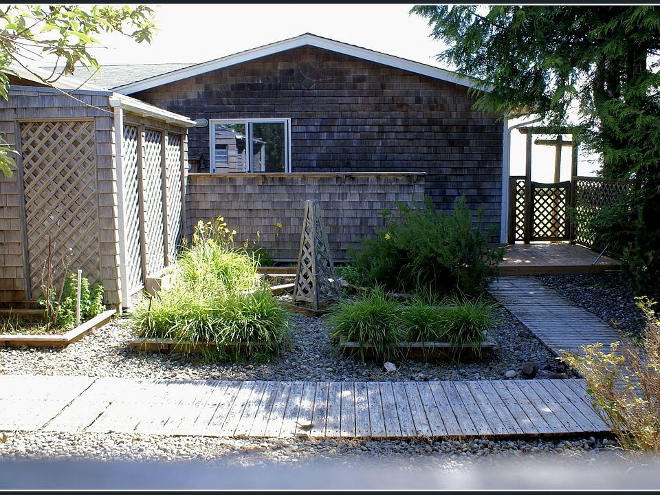1st image of 524 Chinook Ave SE