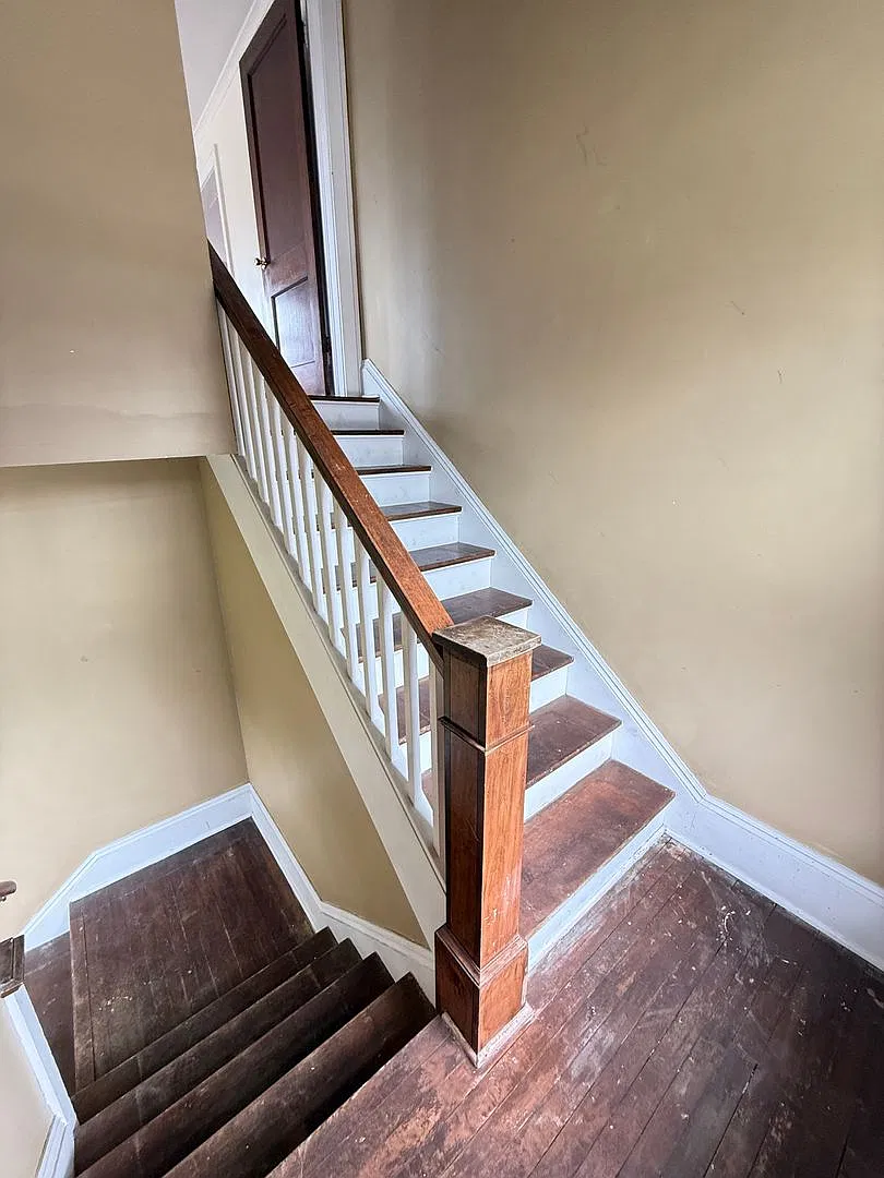Well-Maintained 2-Bedroom Apartment — Photo 4