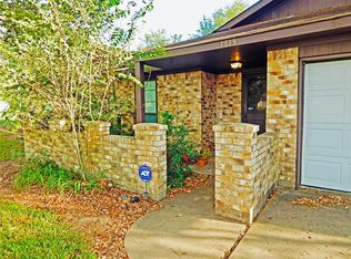1815 Cherry St, Waller, TX 77484