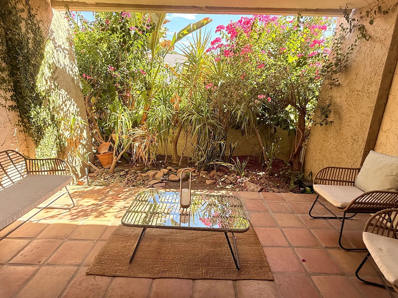2 bed, 1140 sqft, $1,975 — Photo 2
