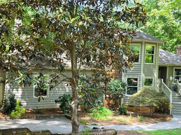 301 Get A Way Ln, Bahama, NC 27503