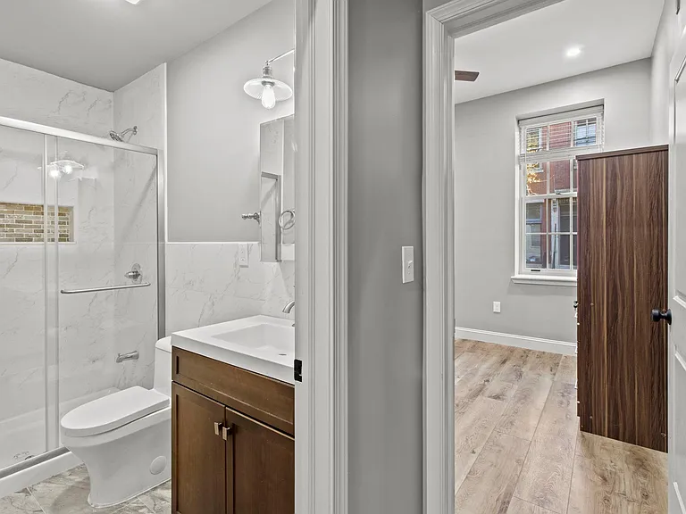 418 S 15th St #1F — Photo 9