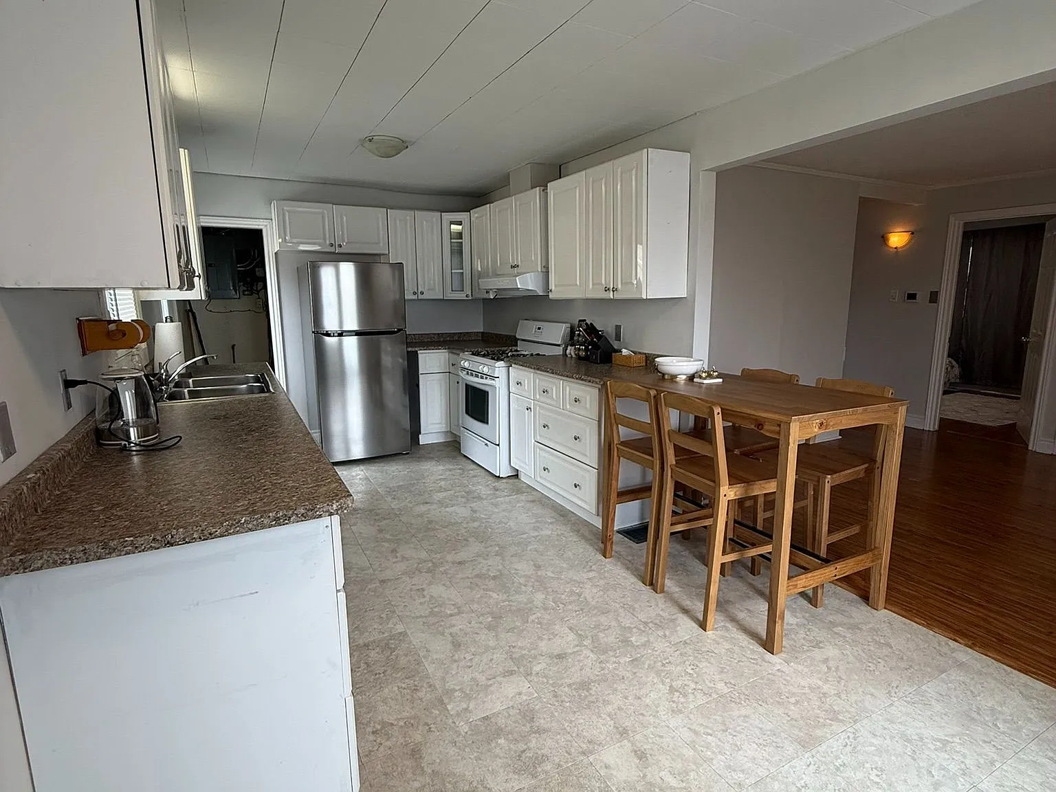 3 bed, $2,500 — Photo 3