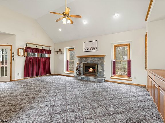3rd image of 225 Haines St