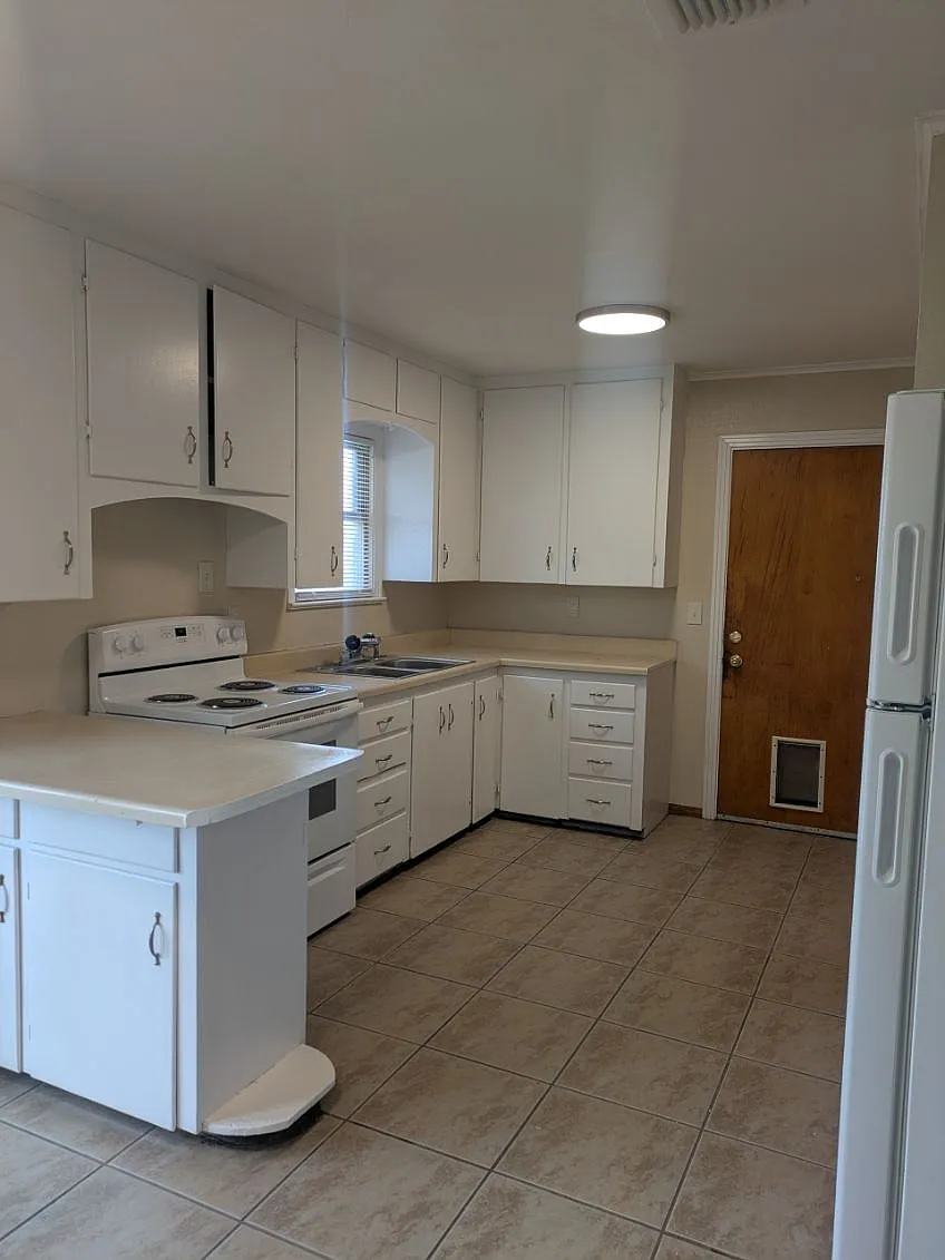 2 bed, 993 sqft, $950 — Photo 3