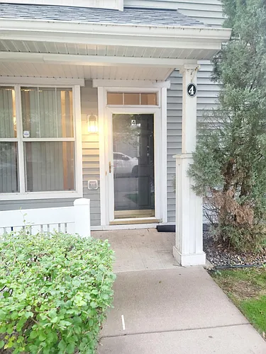 3049 Chamberlain St N #4 Photo 1