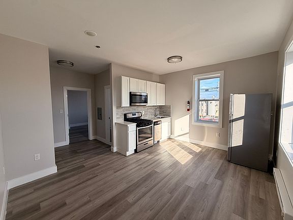 2nd image of 6611-15 Broadway #36E