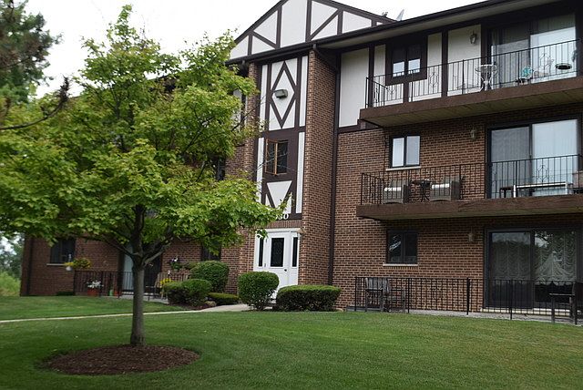 1st image of 11030 S Theresa Cir APT 2C