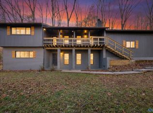 153 Autumnwood Trl, Decatur, AL 35603