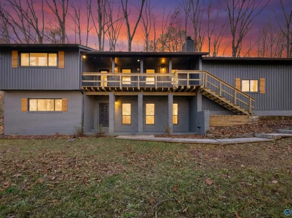 153 Autumnwood Trl, Decatur, AL 35603