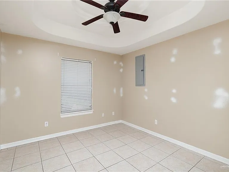 1011 Regal Dr — Photo 9