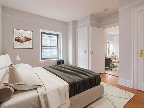 3rd image of 265 W 20th St APT 5E