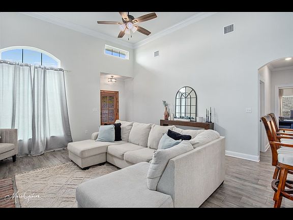 3rd image of 4820 Bogey Ln