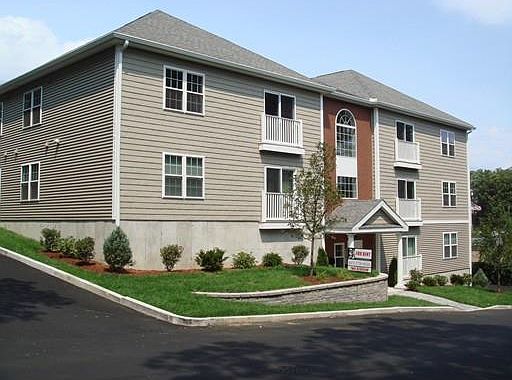 1st image of 108 California Ave APT 201