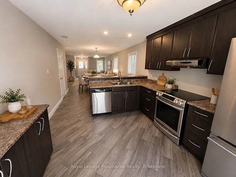 54 S John St — Photo 11