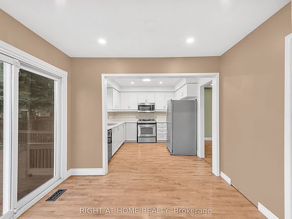 4th image of 45 Blair Cres