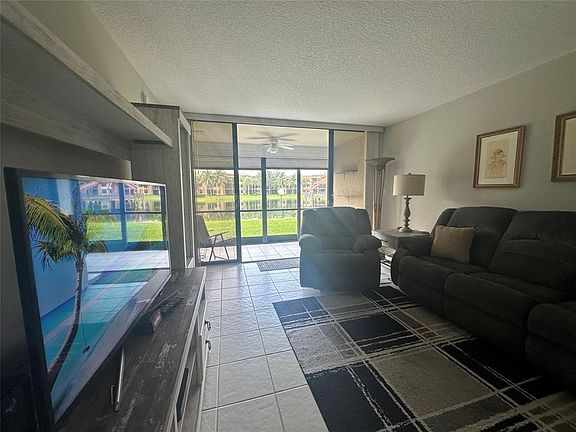 5th image of 5609 Coral Lake #109