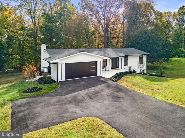 1992 Smoky Rd, Huntingtown, MD 20639