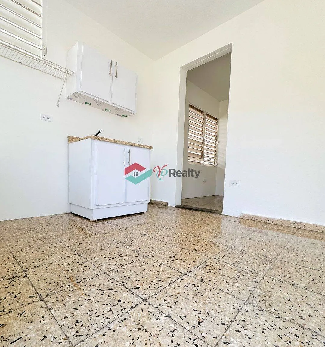 1 bed, 1.0 bath, $595 — Photo 3
