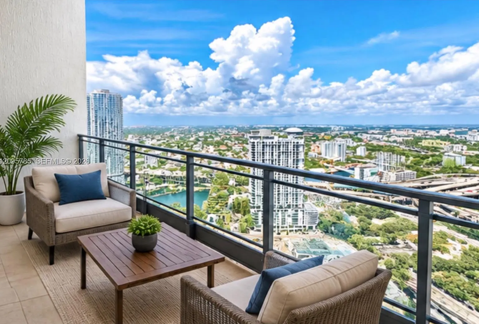 Ivy Condo — Photo 1