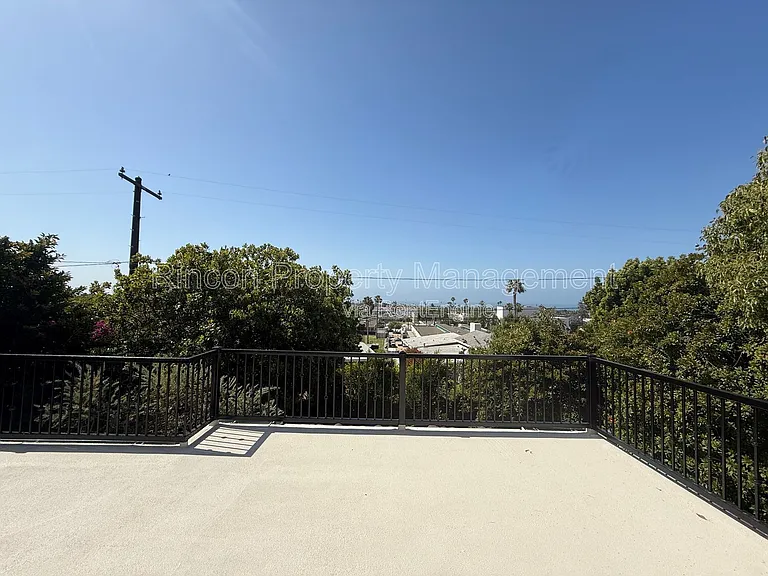 2166 Palomar Ave — Photo 10