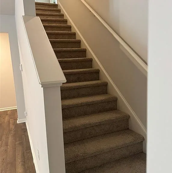 471 Stoneybrook Dr — Photo 9