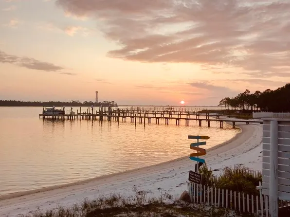 581 Radiant Cir, Mary Esther, FL 32569