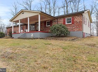 100 Yankee Ct, Hedgesville, WV 25427