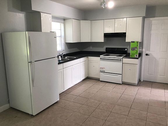 5th image of 401 Thomas Ave