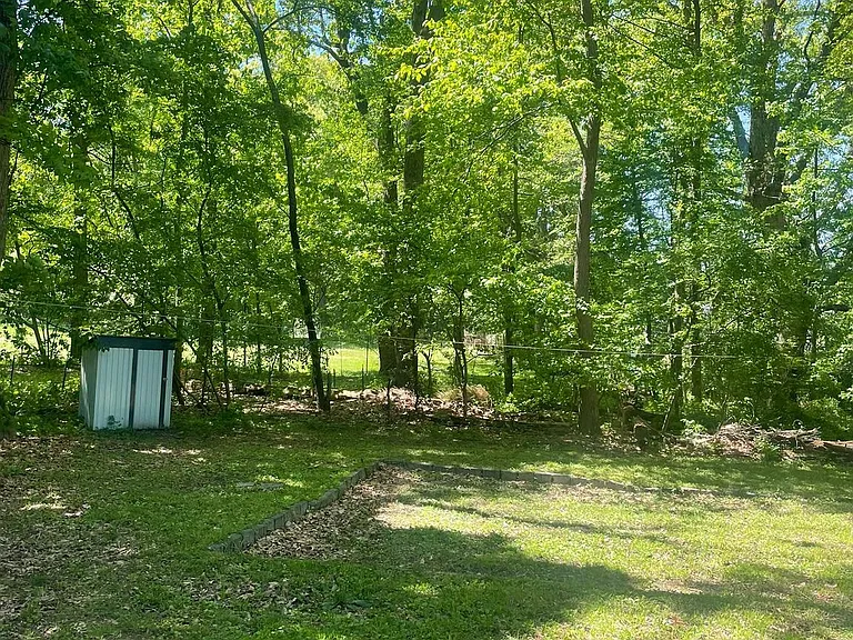 1666 Hemlock Cir — Photo 33