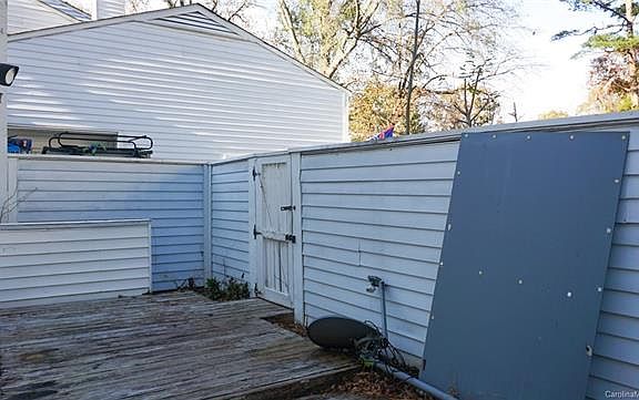 2nd image of 7105 Stonington Ln