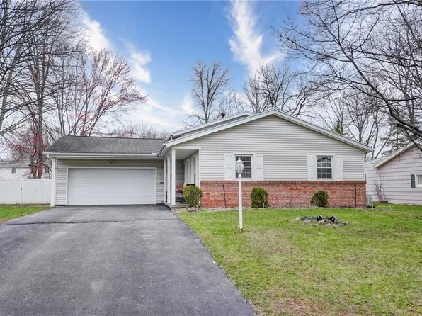 46 Alderwood Ln, Rochester, NY 14615