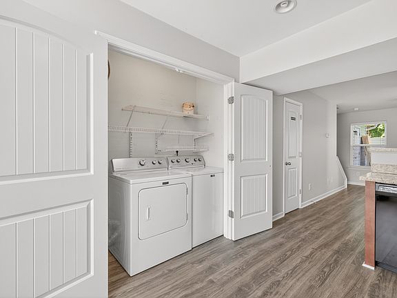 4th image of 2054 Caladonia Way