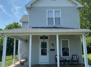 1323 N 3rd St, Quincy, IL 62301
