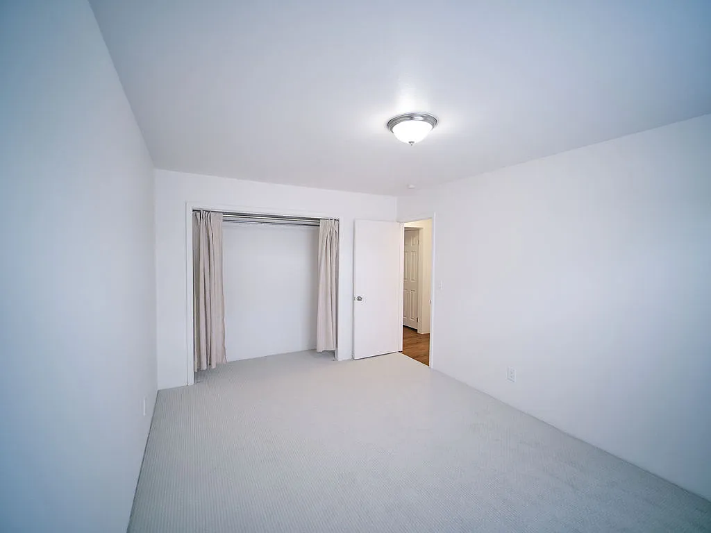2 bed, 900 sqft, $1,775 — Photo 2
