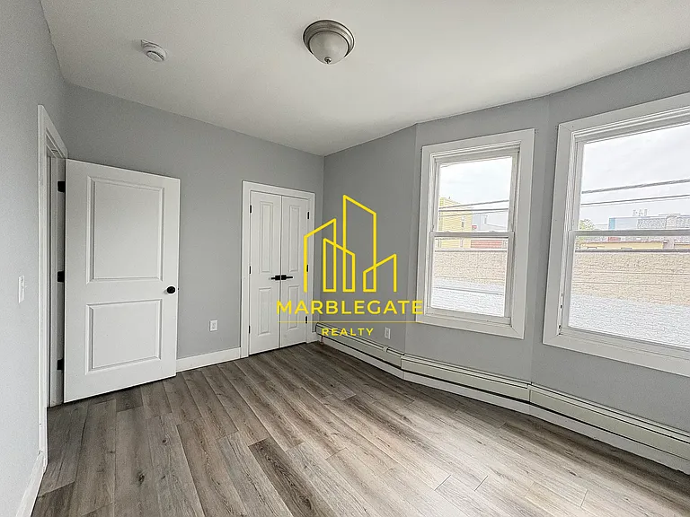 465 Ferry St #11 — Photo 6