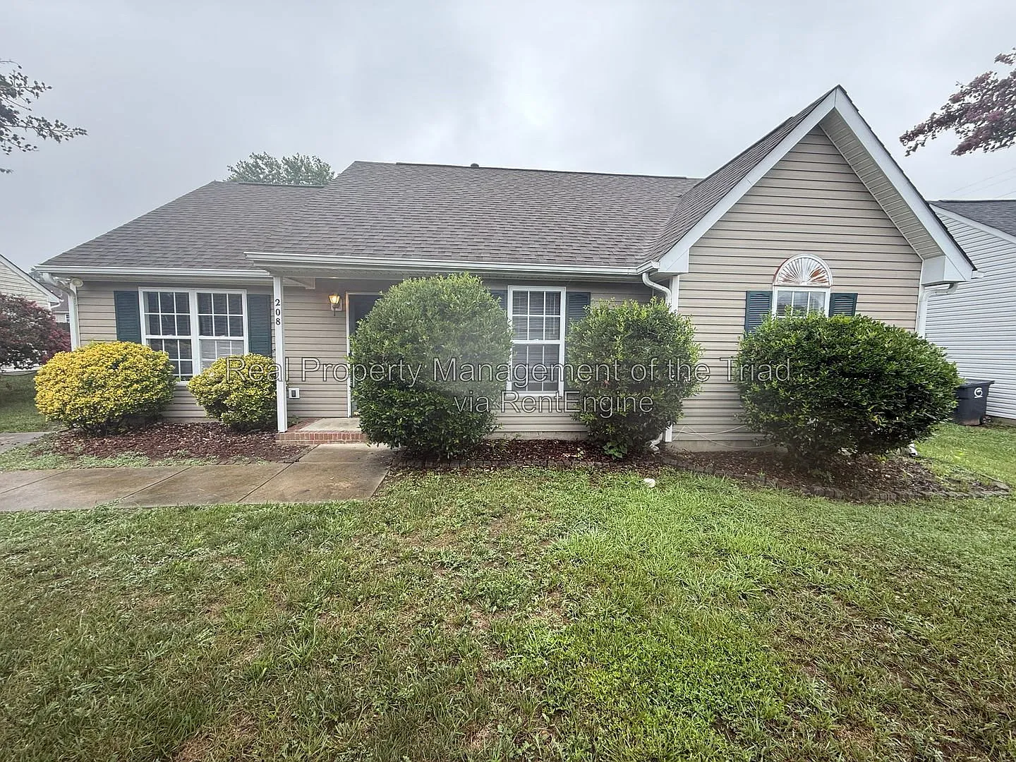 3 bed, 2.0 bath, 1212 sqft, $1,750 — Photo 1