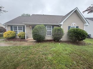 208 Hammond Dr, Greensboro, NC 27406