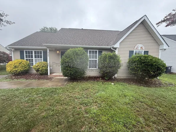 208 Hammond Dr, Greensboro, NC 27406
