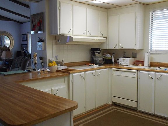 5th image of 6837 Lake Cove Ln