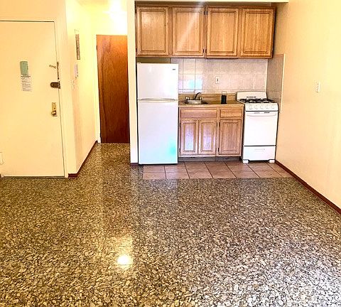 2nd image of 158 E 107th St APT 4B