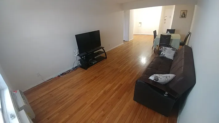 Rented by Metro Garden Realty NYC | media 30