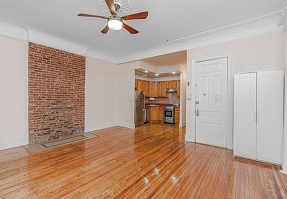 5th image of 312 W 98th St #2B