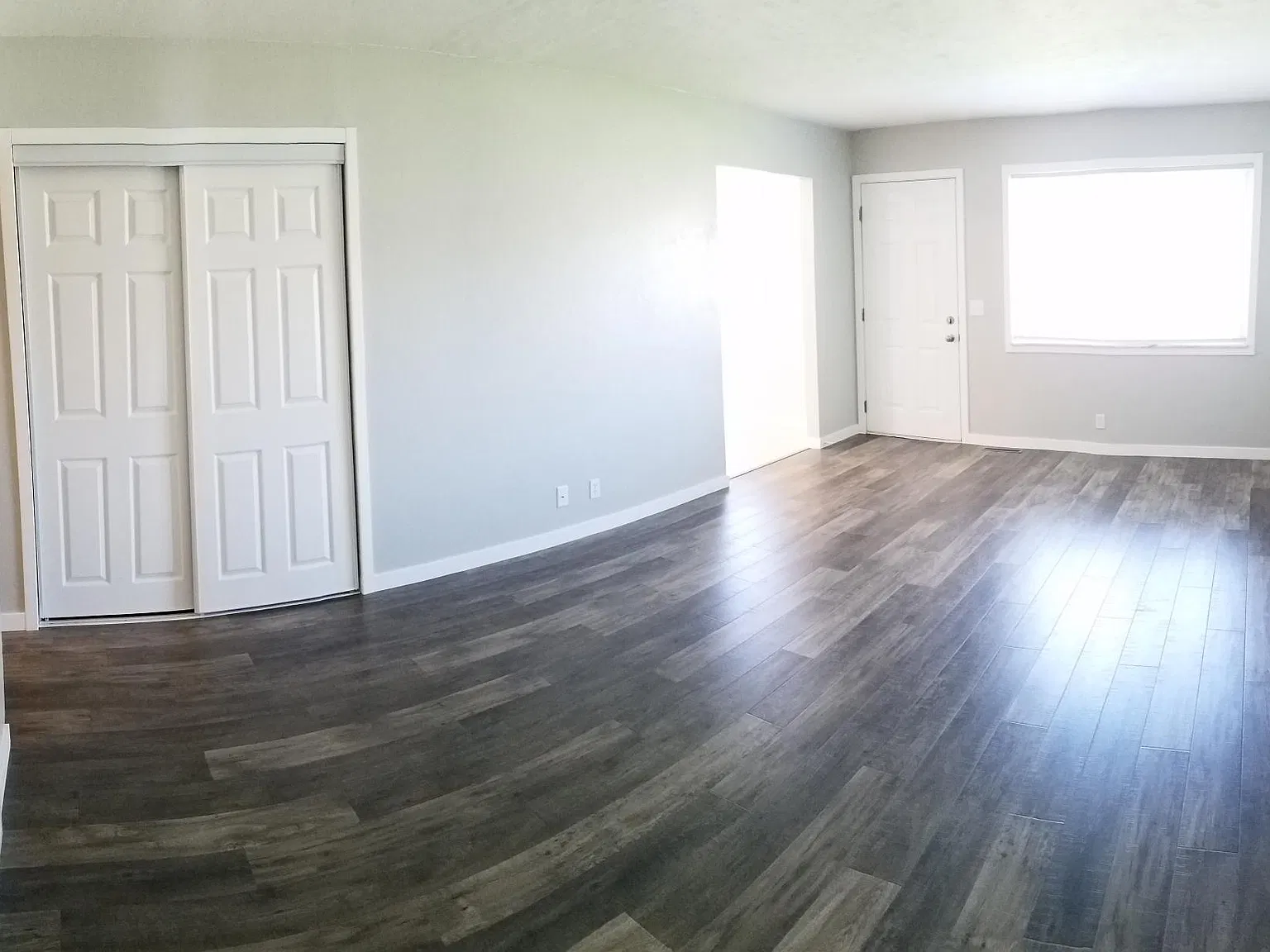 3 bed, 1.5 bath, 1056 sqft, $1,325 — Photo 1