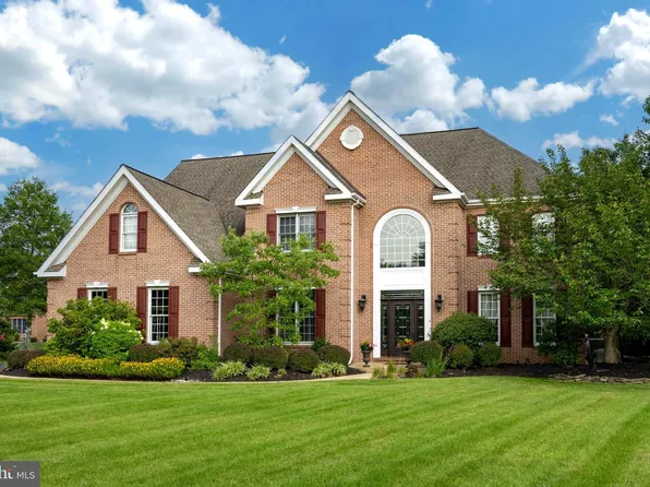 832 Palomino Dr, Collegeville, PA 19426