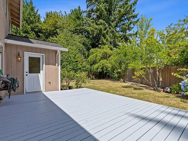 242 NE 49th Ave — Photo 5