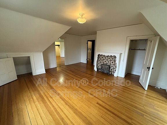 3rd image of 1238 Wood Ave APT 4